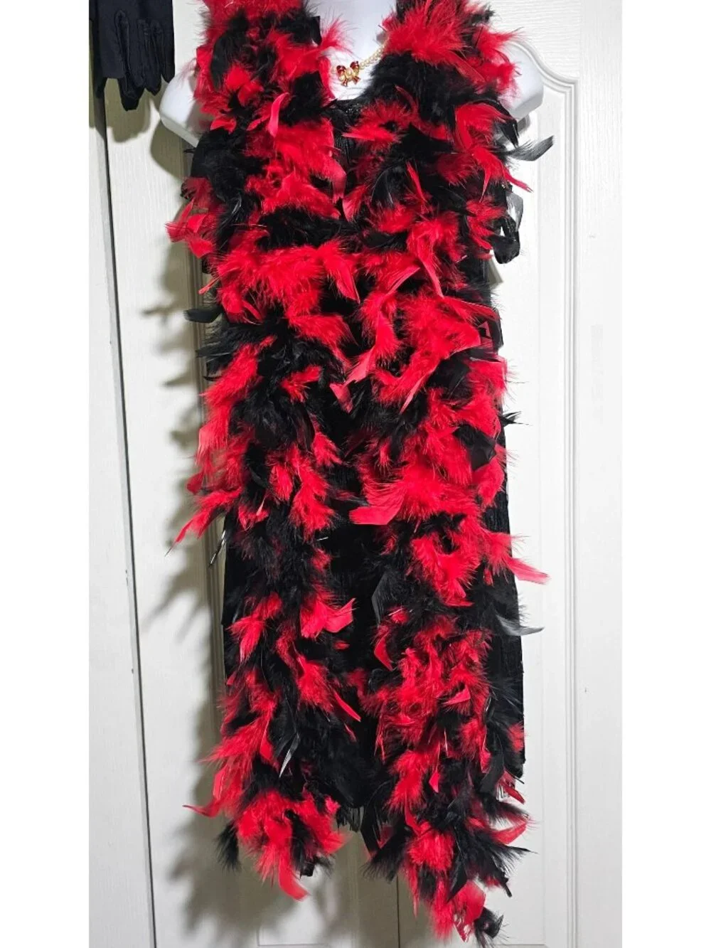 Roaring 20s Flapper Costume Girls 12-14 Great Gatsby Dress Black Red Boa Gloves - Picture 3 of 6
